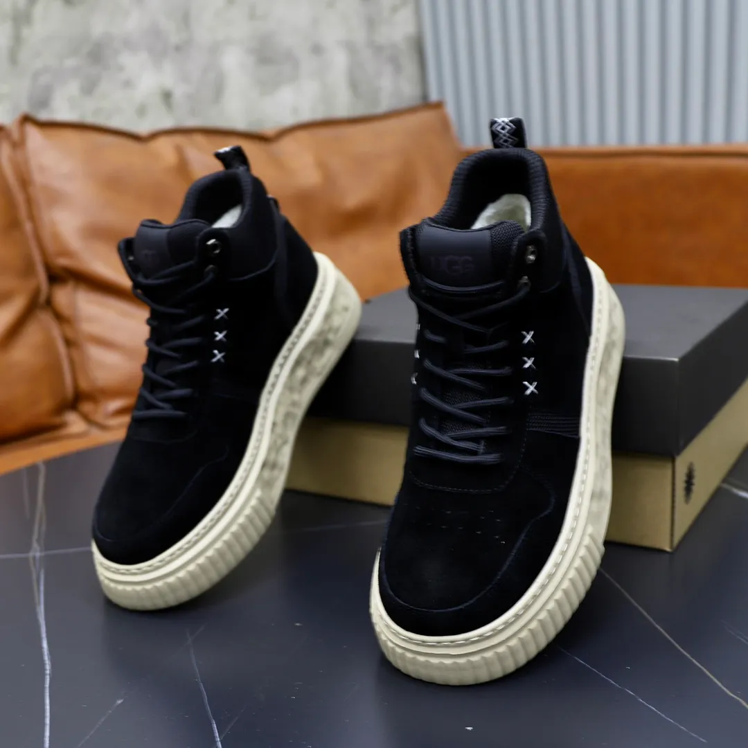 Ex-factory price: 620💰Thick wool imported from Australia Brand: UGG genuine purchase Size: 39-44 Grade: Official website 1:1 Material: First layer of genuine leather waterproof and antifreeze upper Real wool lining Original non-slip soft wear-resistant outsole Style category: Men's casual shoes Trendy style Comfortable on the feet Color: Official website color synchronization